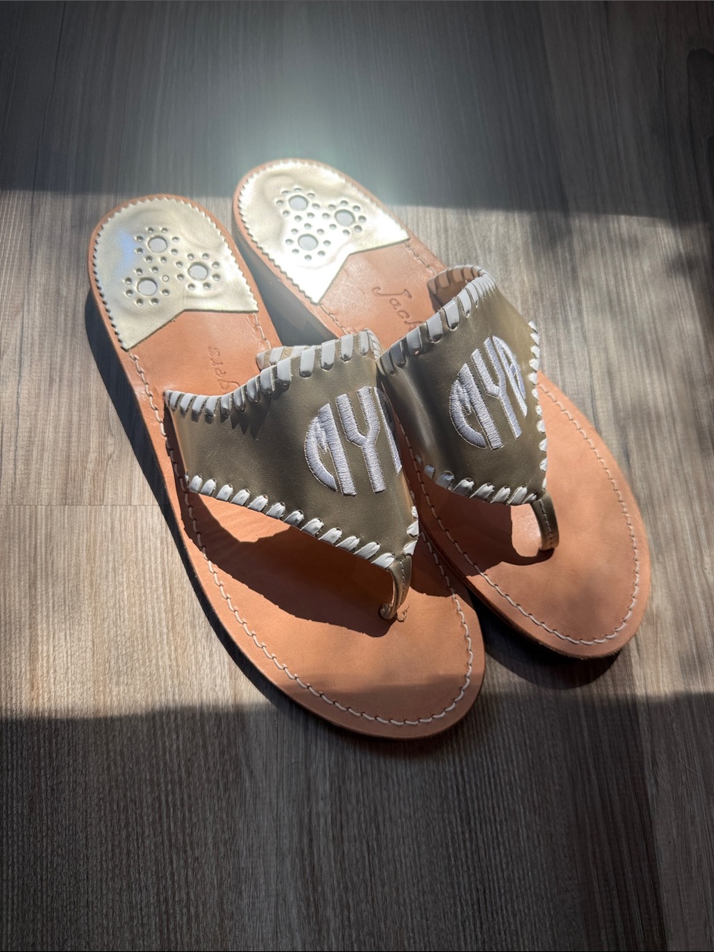 nwot Jack Rogers women sandals gold and white